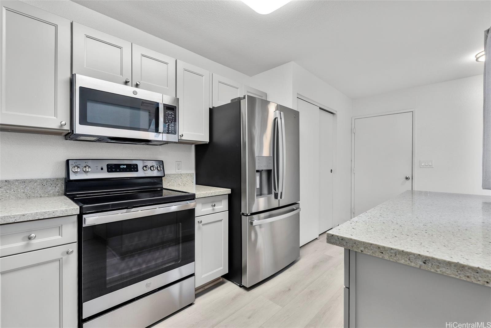 94-824 Lumiauau St townhouse # W103, Waipahu, Hawaii - photo 10 of 25