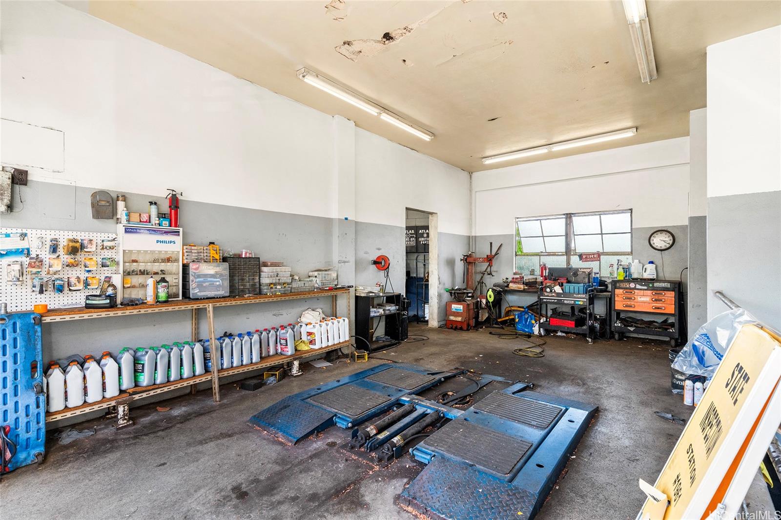 94-825 Waipahu Street Waipahu Oahu commercial real estate photo4 of 24