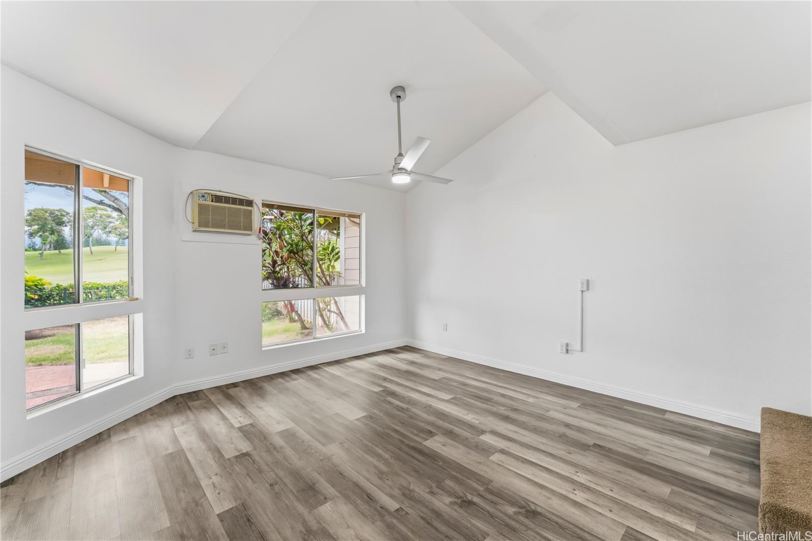 Waikele Community Assoc townhouse # F102, Waipahu, Hawaii - photo 3 of 25