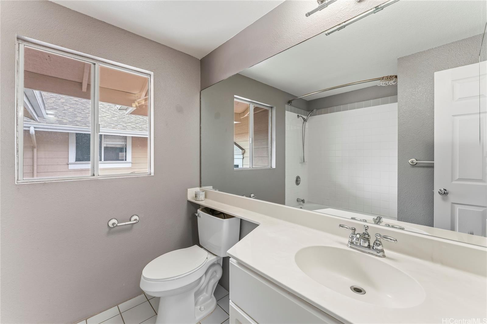 Waikele Community Assoc townhouse # F102, Waipahu, Hawaii - photo 22 of 25