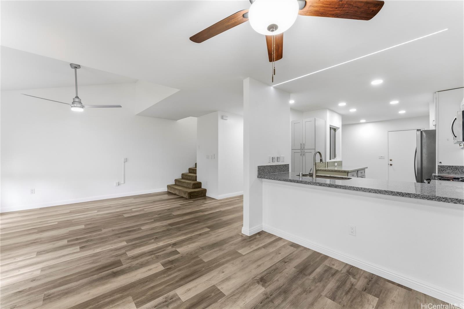 Waikele Community Assoc townhouse # F102, Waipahu, Hawaii - photo 7 of 25