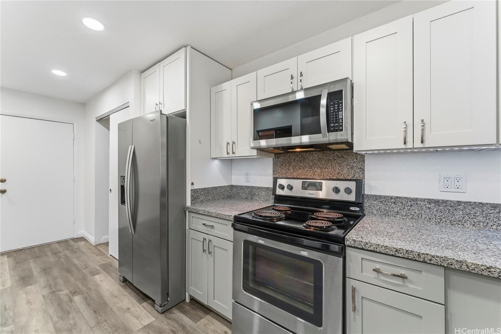 Waikele Community Assoc townhouse # F102, Waipahu, Hawaii - photo 9 of 25