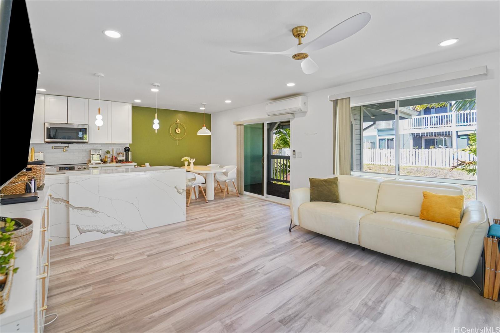 94-828 Lumiauau Street townhouse # M204, Waipahu, Hawaii - photo 3 of 25