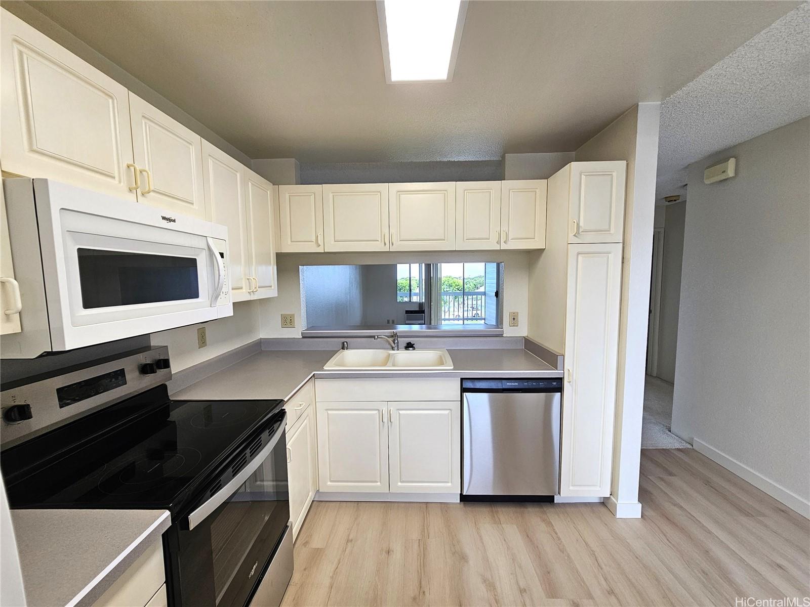 94-828 Lumiauau St Waipahu - Rental - photo 2 of 25