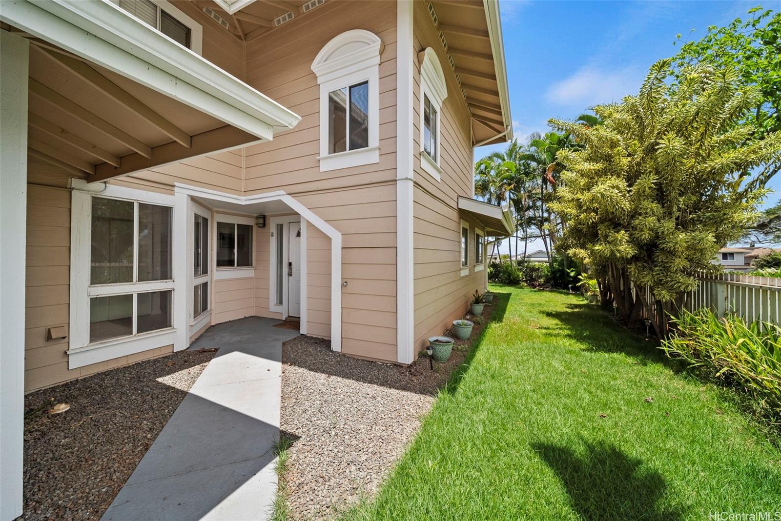Greens at Waikele condo # H104, Waipahu, Hawaii - photo 3 of 24