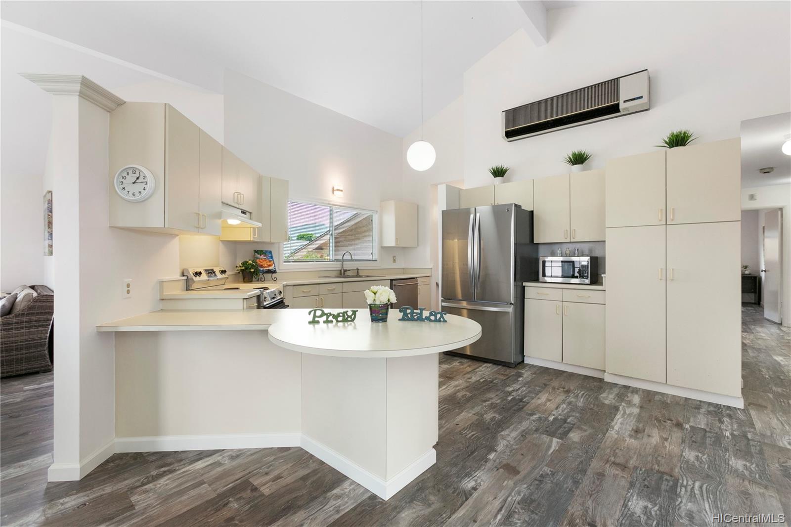 94835 Leia Street , Waipahu, Hi 96797 Royal Kunia