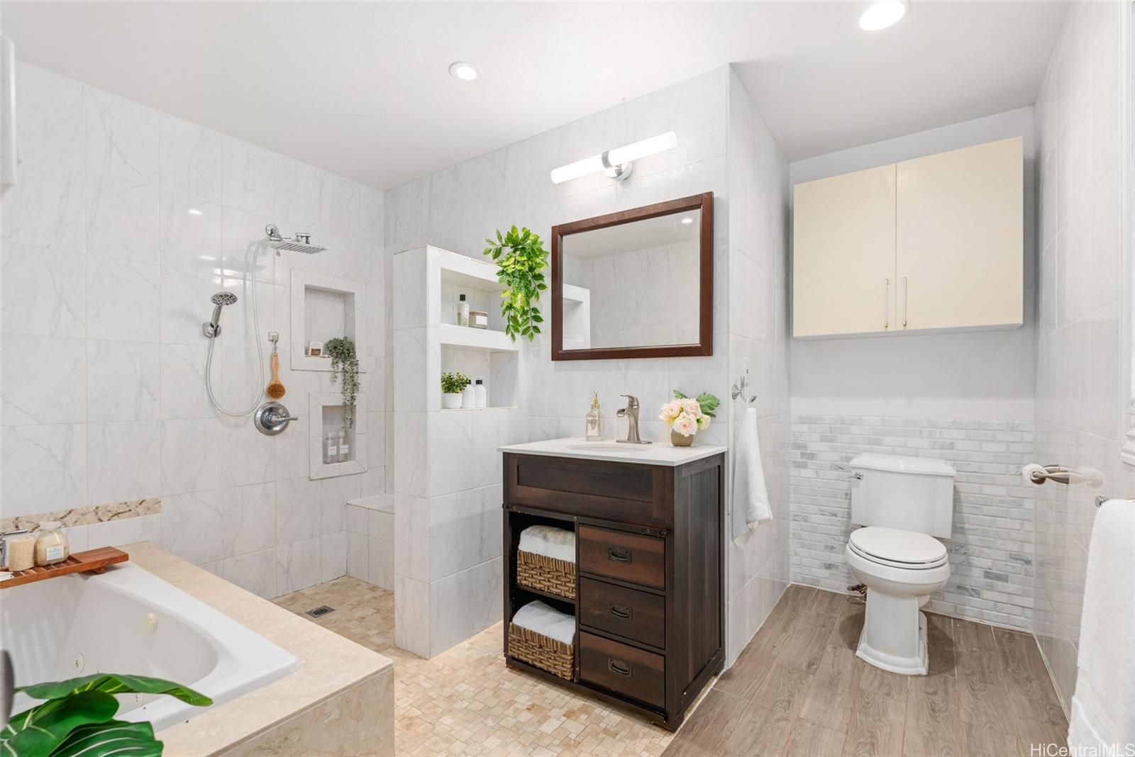 Waikele Community Assoc townhouse # K105, Waipahu, Hawaii - photo 12 of 24