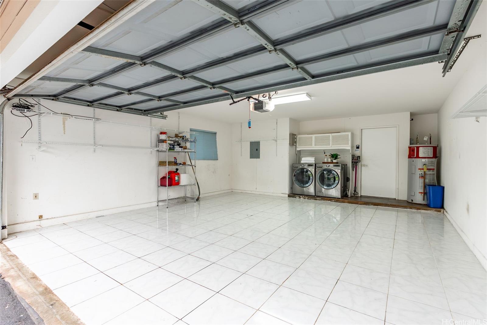 Waikele Community Assoc townhouse # K105, Waipahu, Hawaii - photo 20 of 24