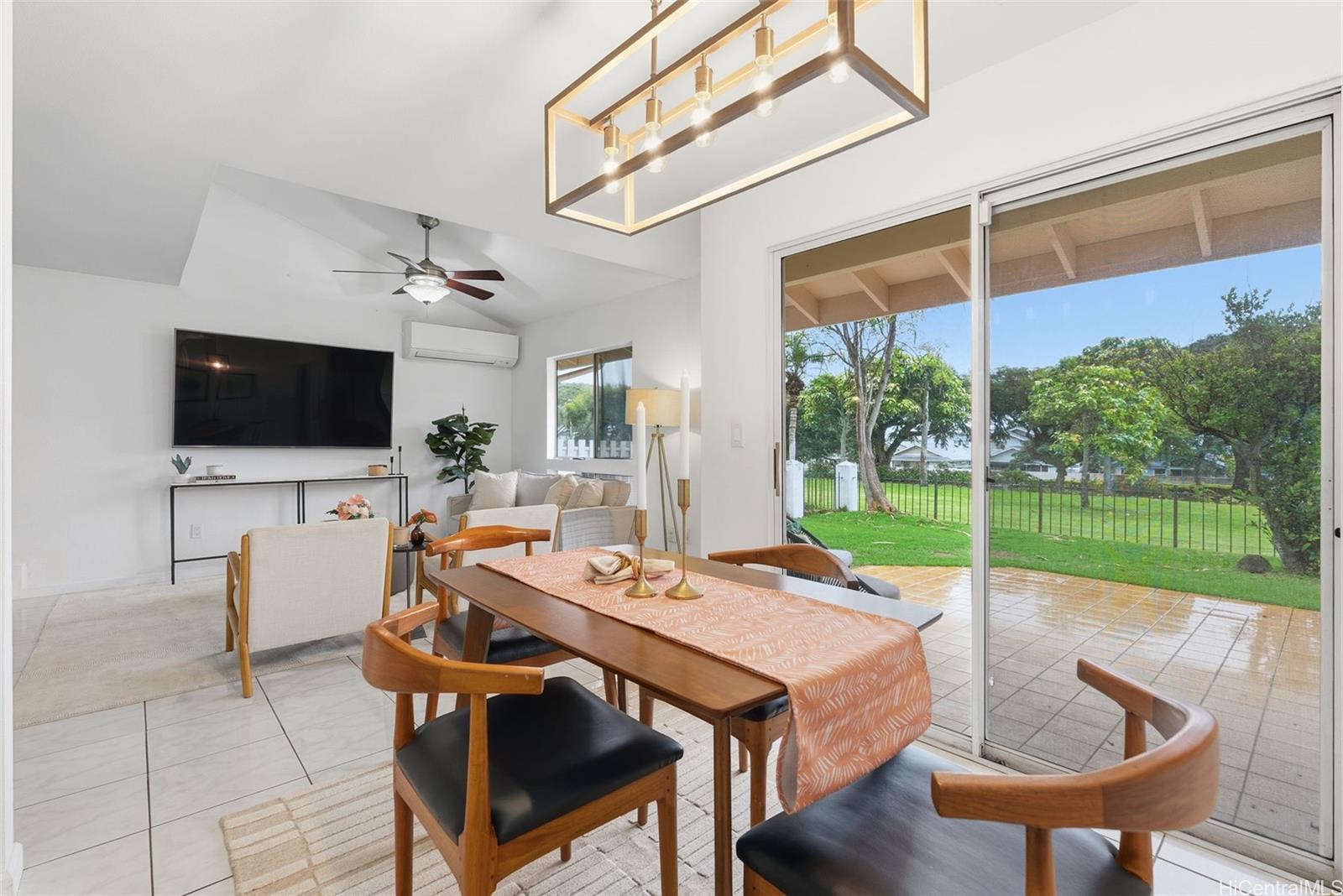 Waikele Community Assoc townhouse # K105, Waipahu, Hawaii - photo 3 of 24