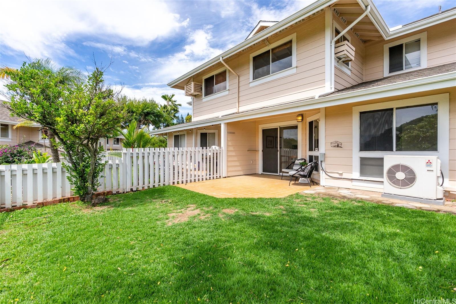 Waikele Community Assoc townhouse # K105, Waipahu, Hawaii - photo 5 of 24