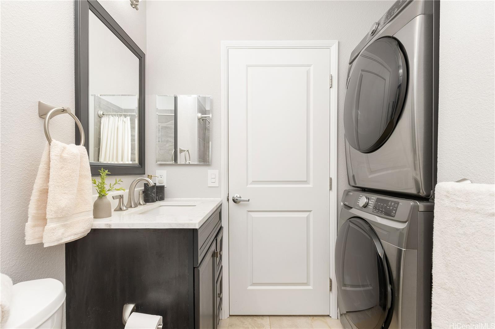 Waikele Community Association townhouse # M101, Waipahu, Hawaii - photo 12 of 25