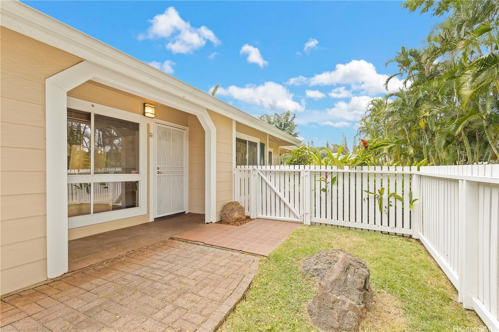 Waikele Community Association townhouse # M101, Waipahu, Hawaii - photo 22 of 25