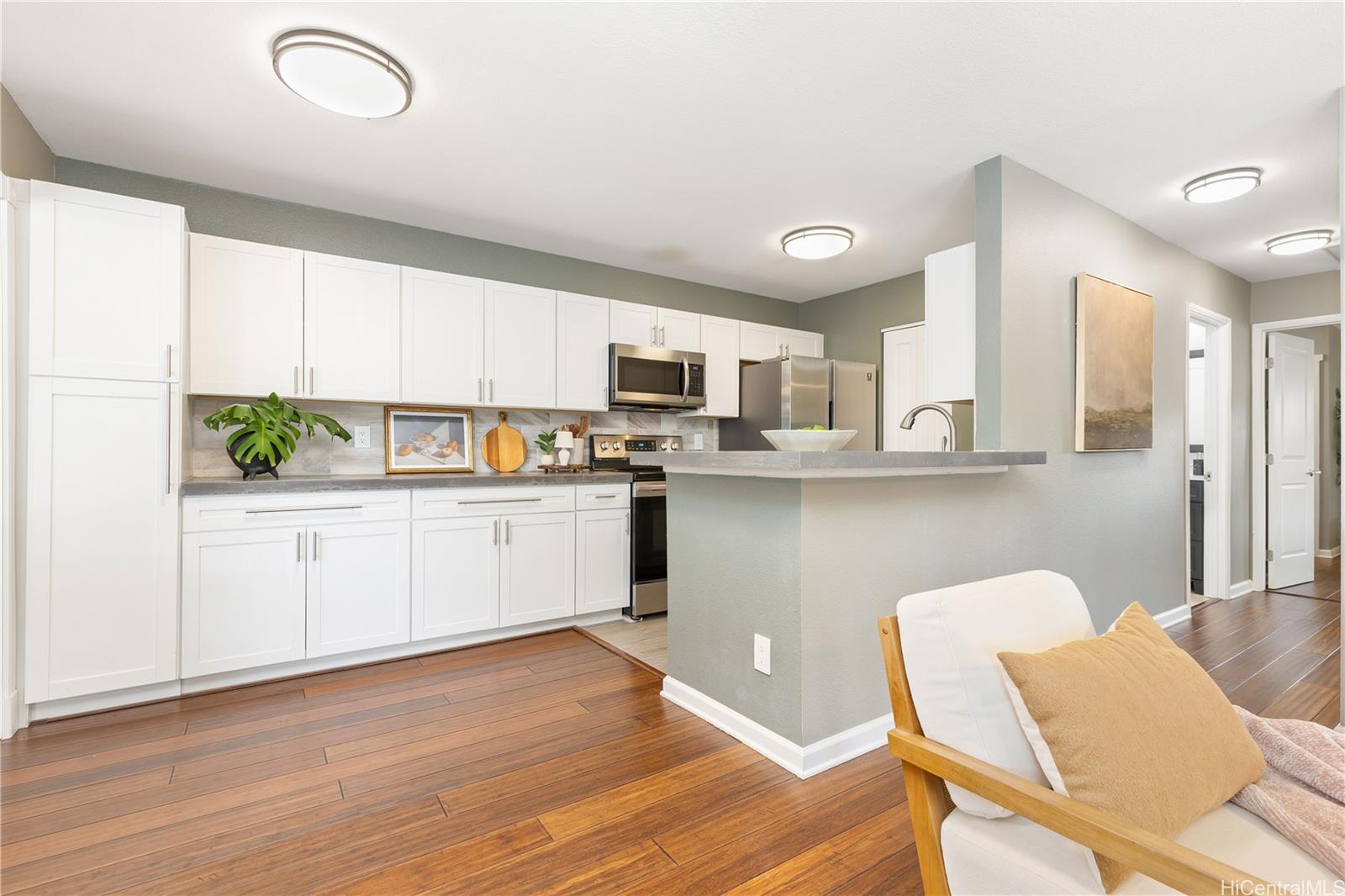 Waikele Community Association townhouse # M101, Waipahu, Hawaii - photo 5 of 25