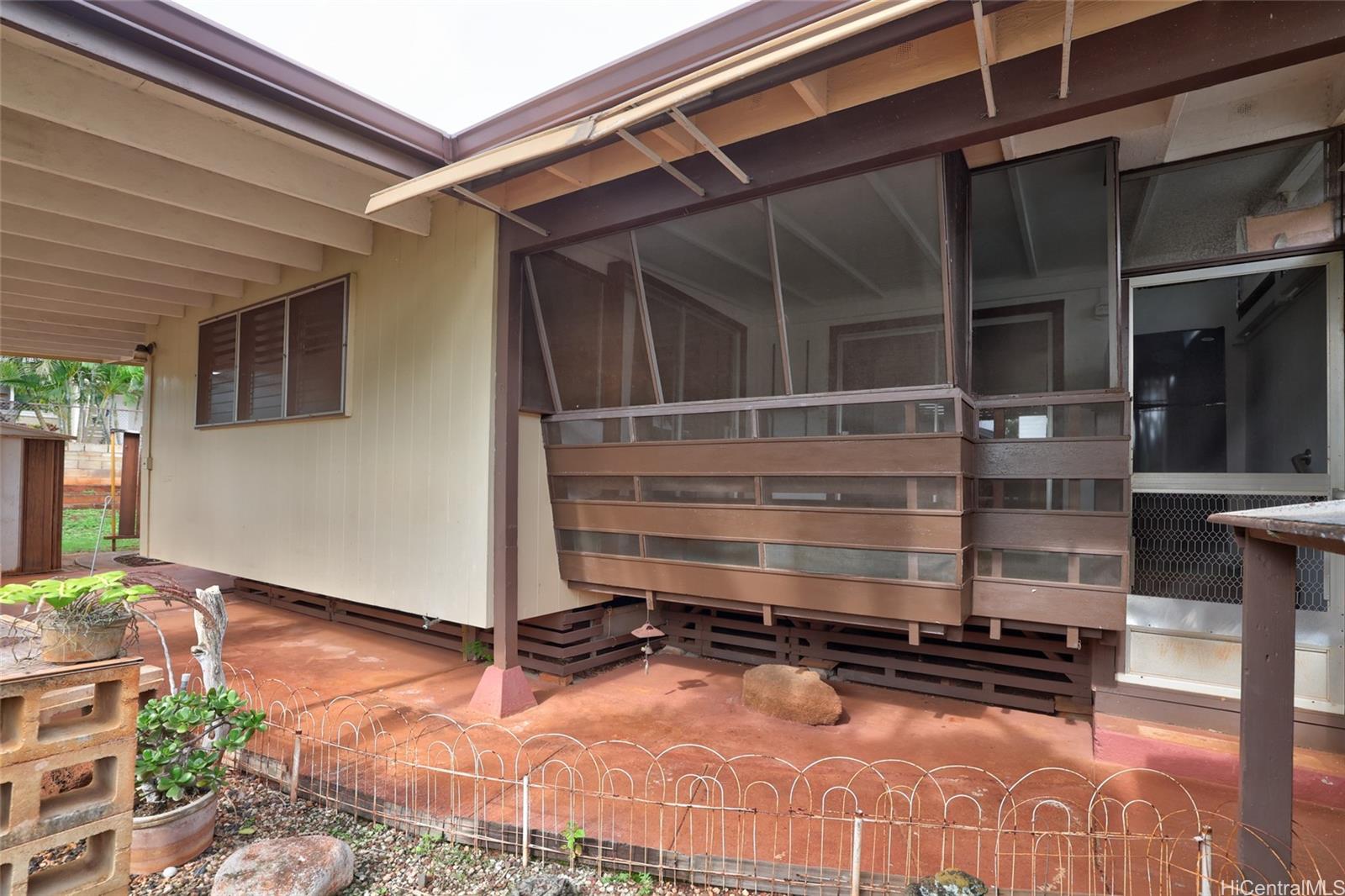 94-855  Lumikuke Loop Crestview, Waipahu home - photo 20 of 25