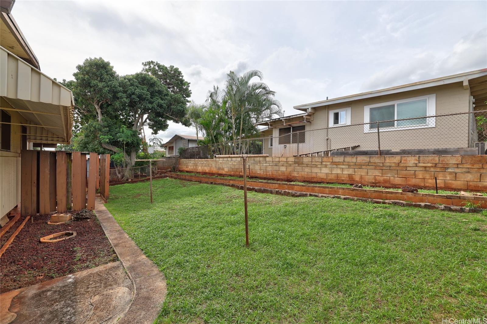 94-855  Lumikuke Loop Crestview, Waipahu home - photo 22 of 25