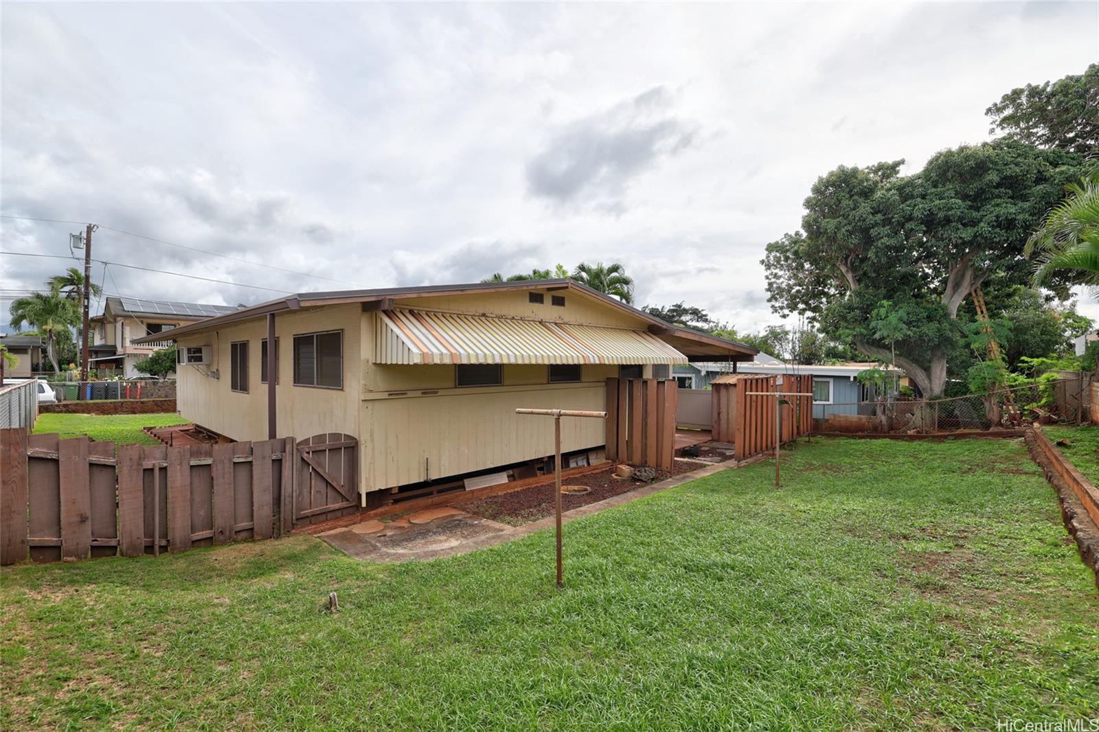 94-855  Lumikuke Loop Crestview, Waipahu home - photo 23 of 25