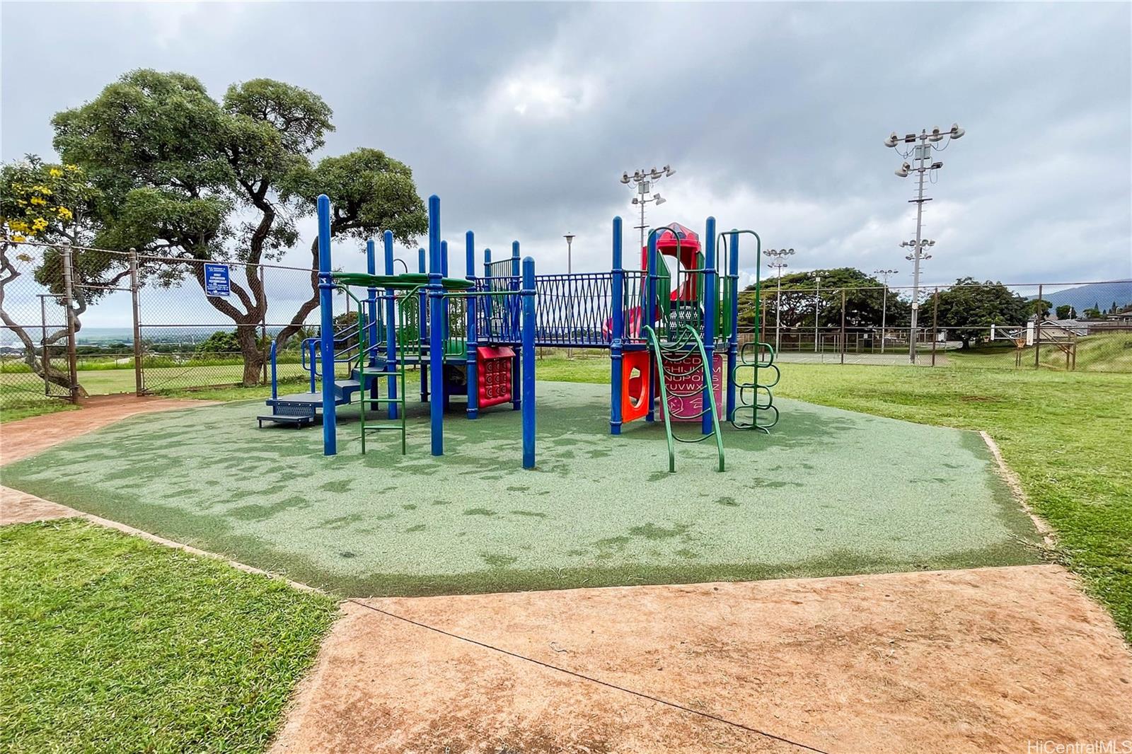 Waipio Gentry townhouse # 11A, Waipahu, Hawaii - photo 11 of 13