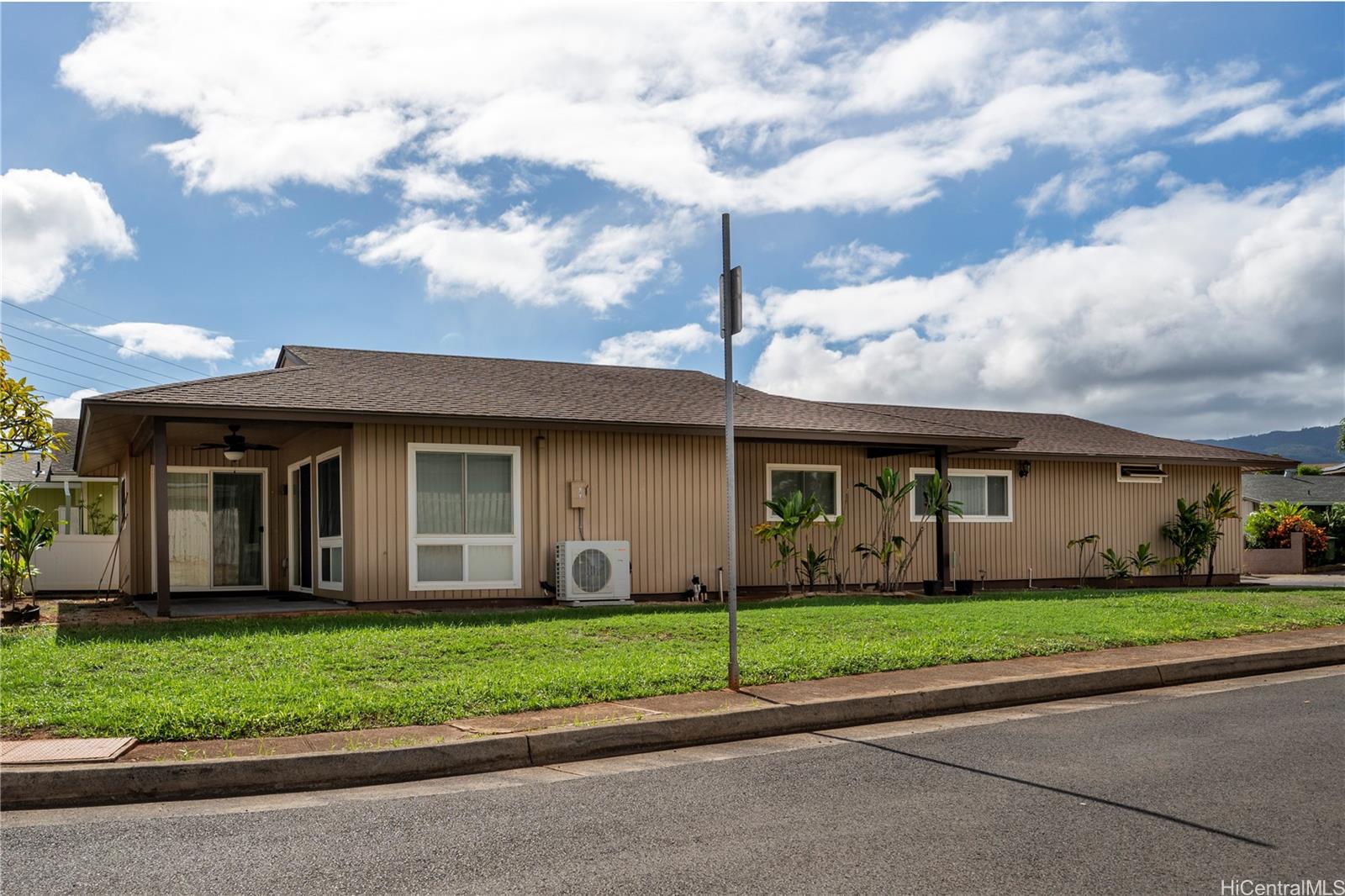 94-859 Kaaholo St Waipahu - Rental - photo 3 of 23