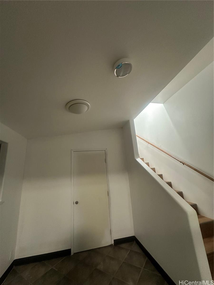 94-891  Waipahu St Waipahu-lower, Waipahu home - photo 2 of 10