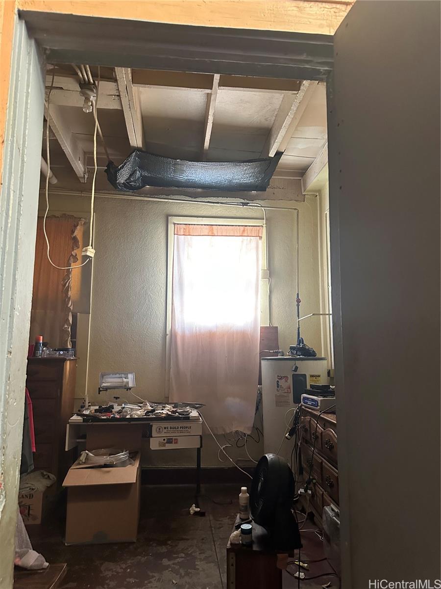 94-891  Waipahu St Waipahu-lower, Waipahu home - photo 9 of 10