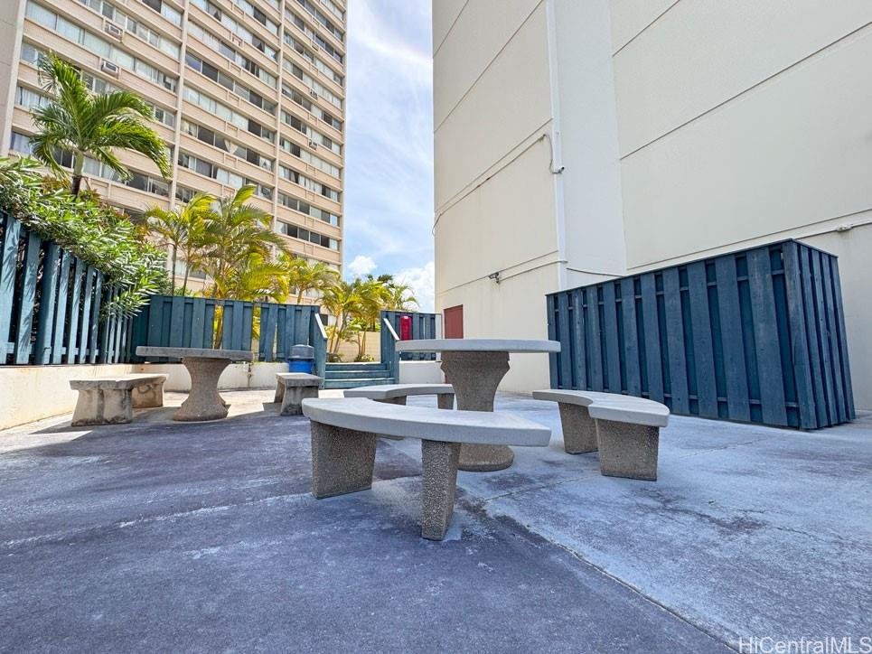 949 Ala Nanala St Honolulu - Rental - photo 17 of 18