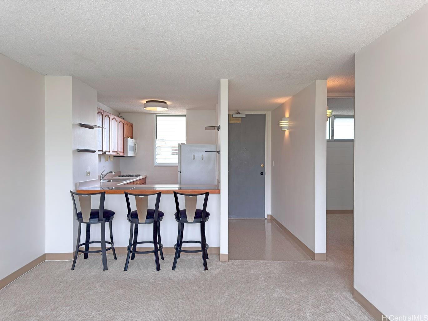 949 Ala Nanala St Honolulu - Rental - photo 3 of 18