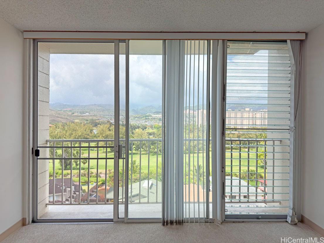 949 Ala Nanala St Honolulu - Rental - photo 4 of 18