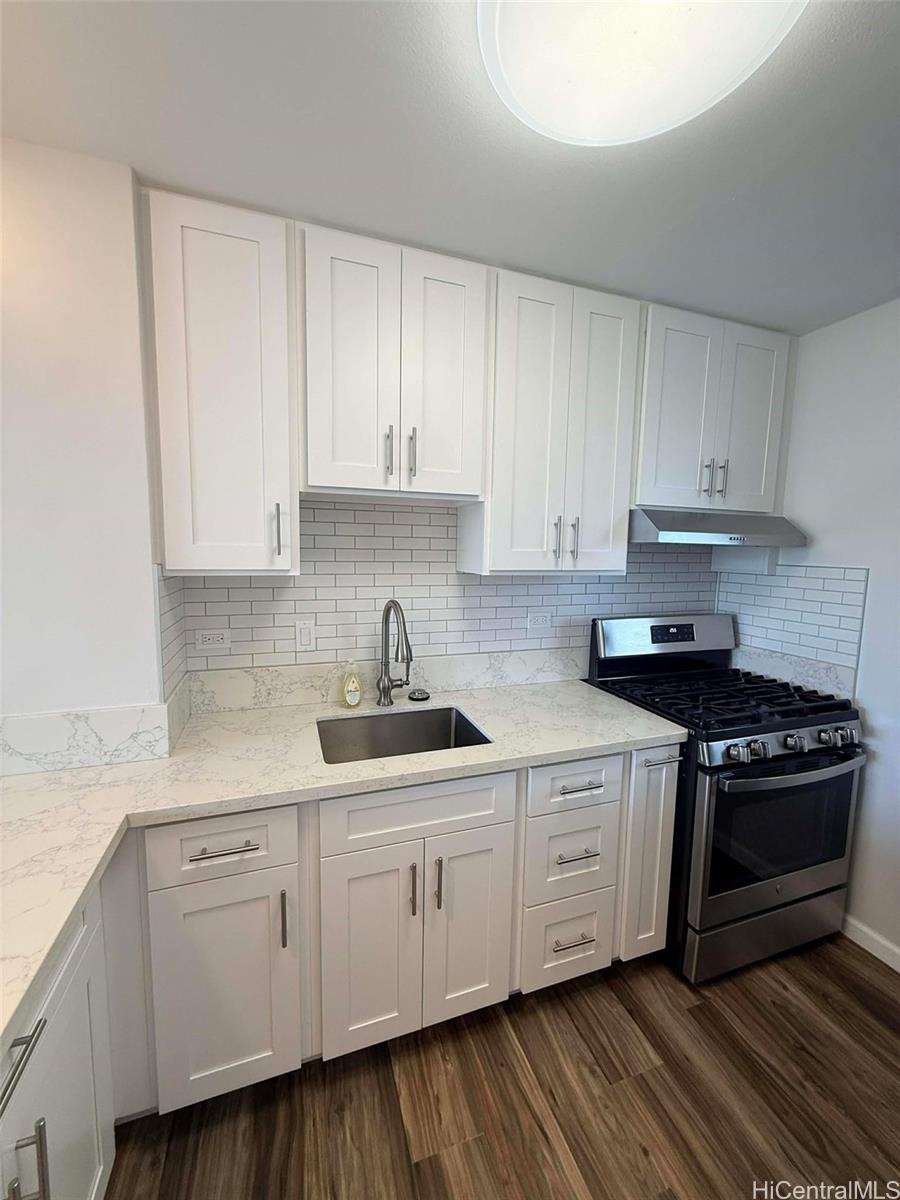 Holiday Lakeview condo # 1202, Honolulu, Hawaii - photo 2 of 11