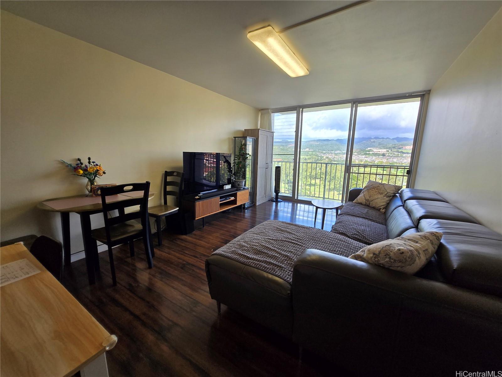 Holiday Lakeview condo # 1303, Honolulu, Hawaii - photo 2 of 15