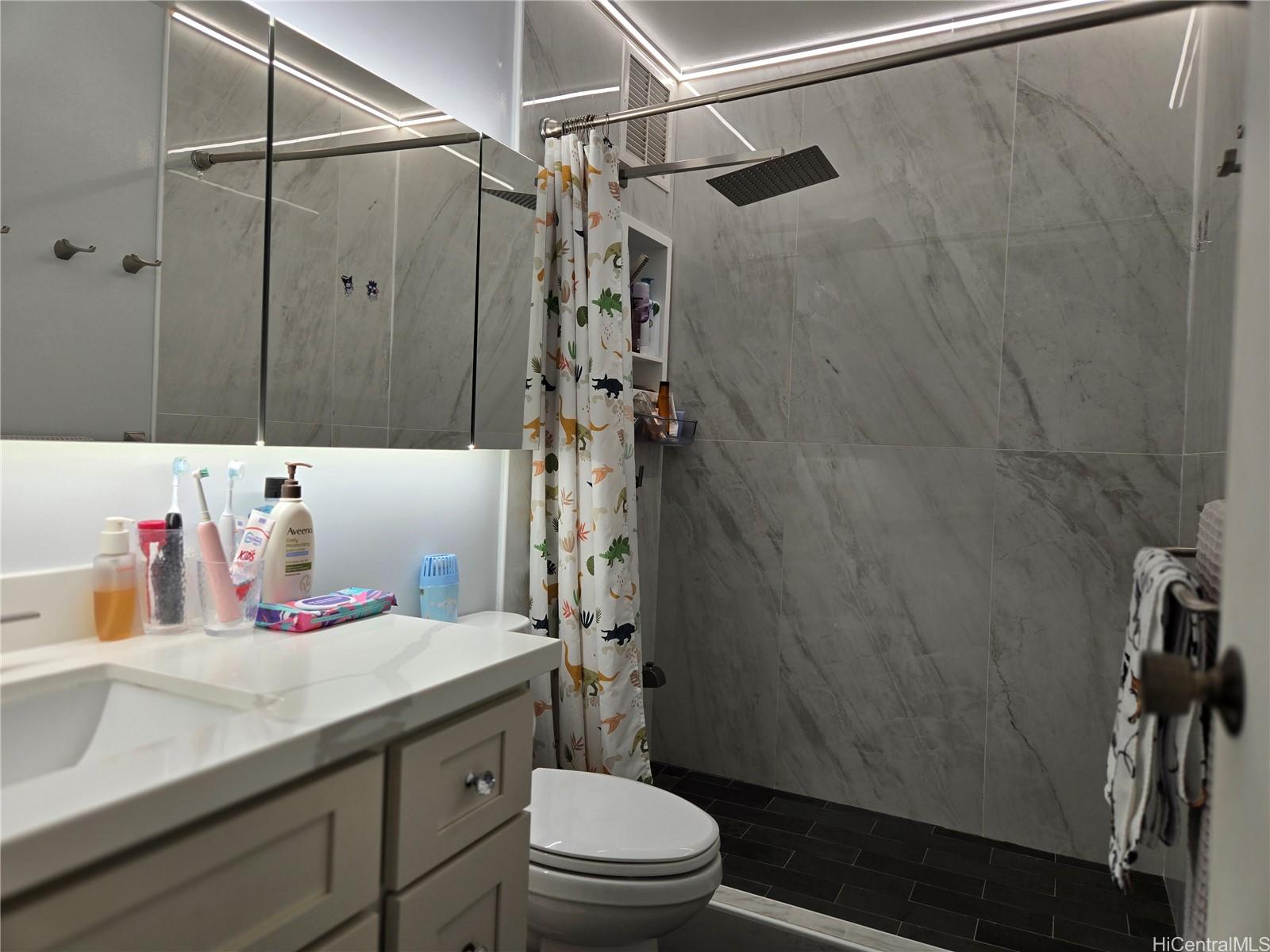 Holiday Lakeview condo # 1303, Honolulu, Hawaii - photo 11 of 15