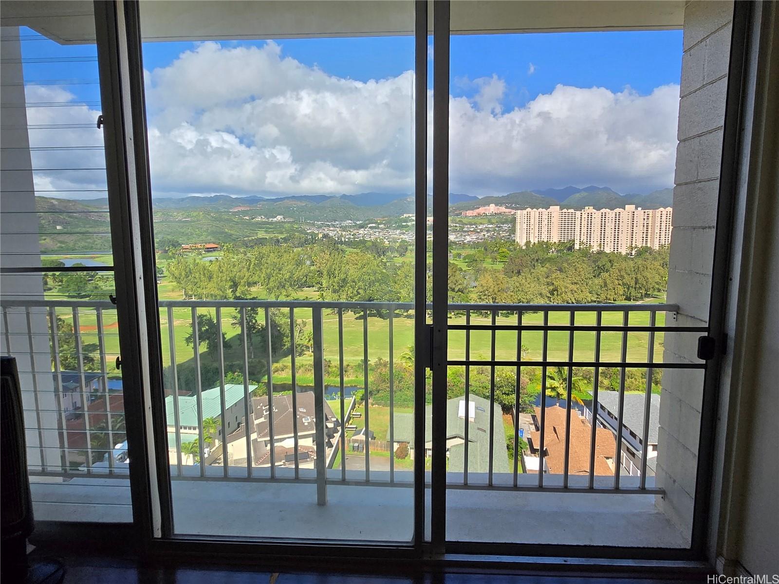 Holiday Lakeview condo # 1303, Honolulu, Hawaii - photo 4 of 15