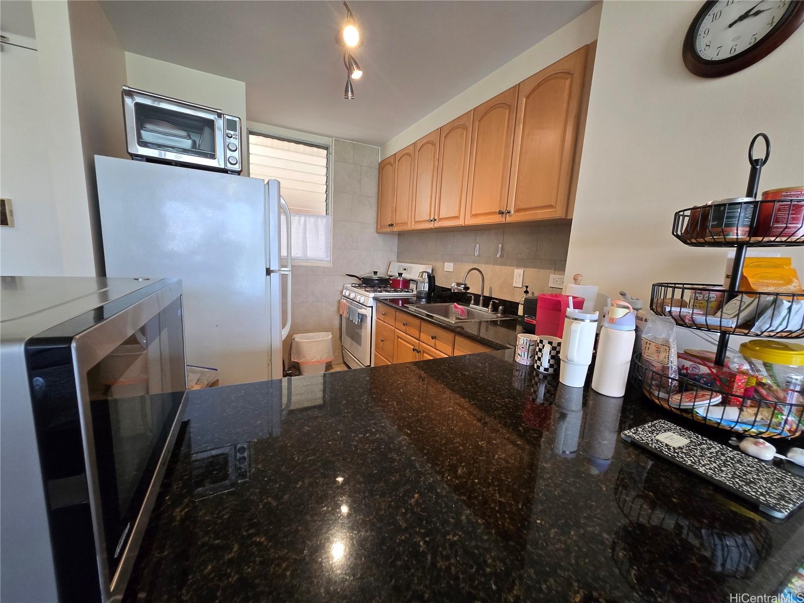 Holiday Lakeview condo # 1303, Honolulu, Hawaii - photo 8 of 15