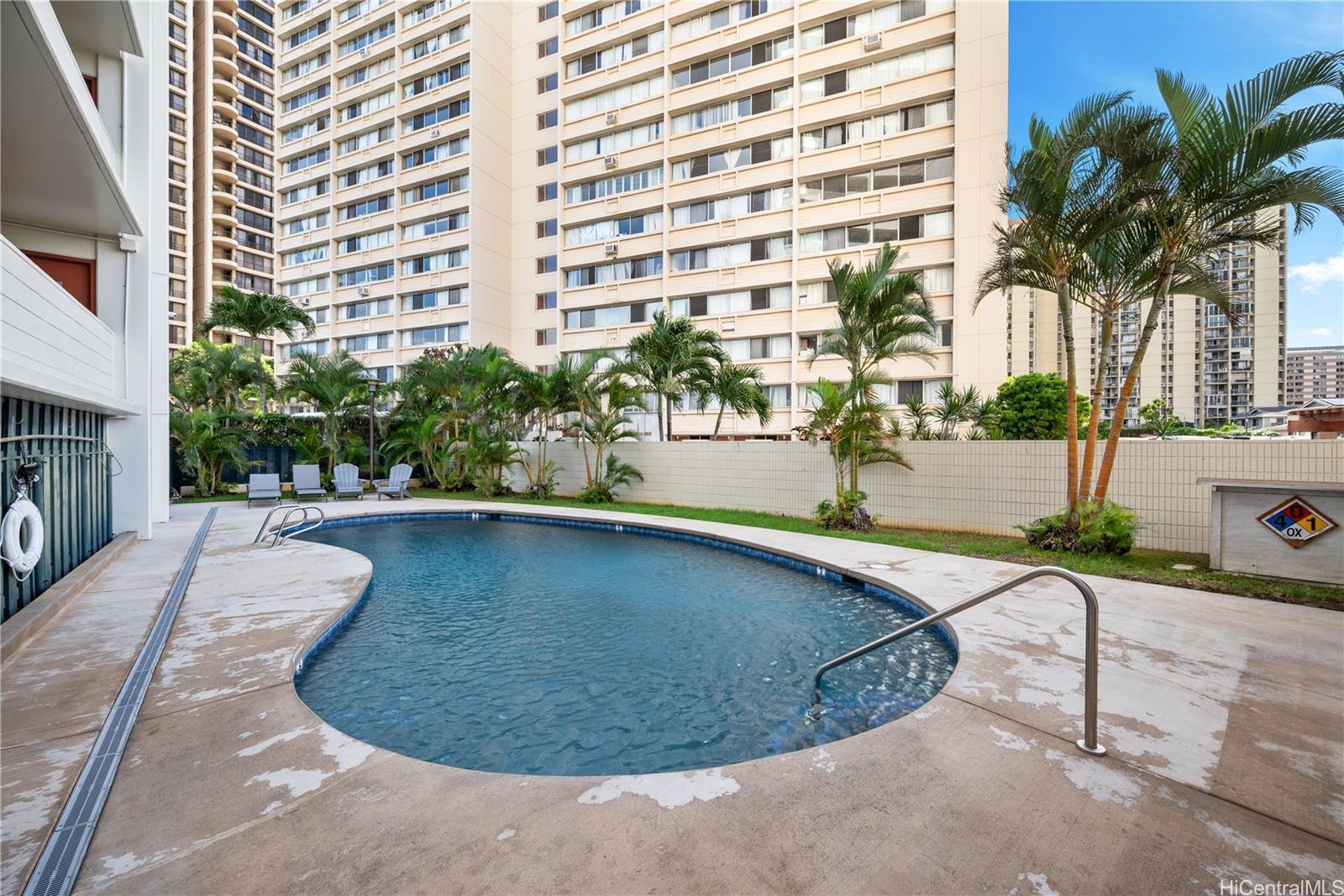 Holiday Lakeview condo # 301, Honolulu, Hawaii - photo 18 of 21