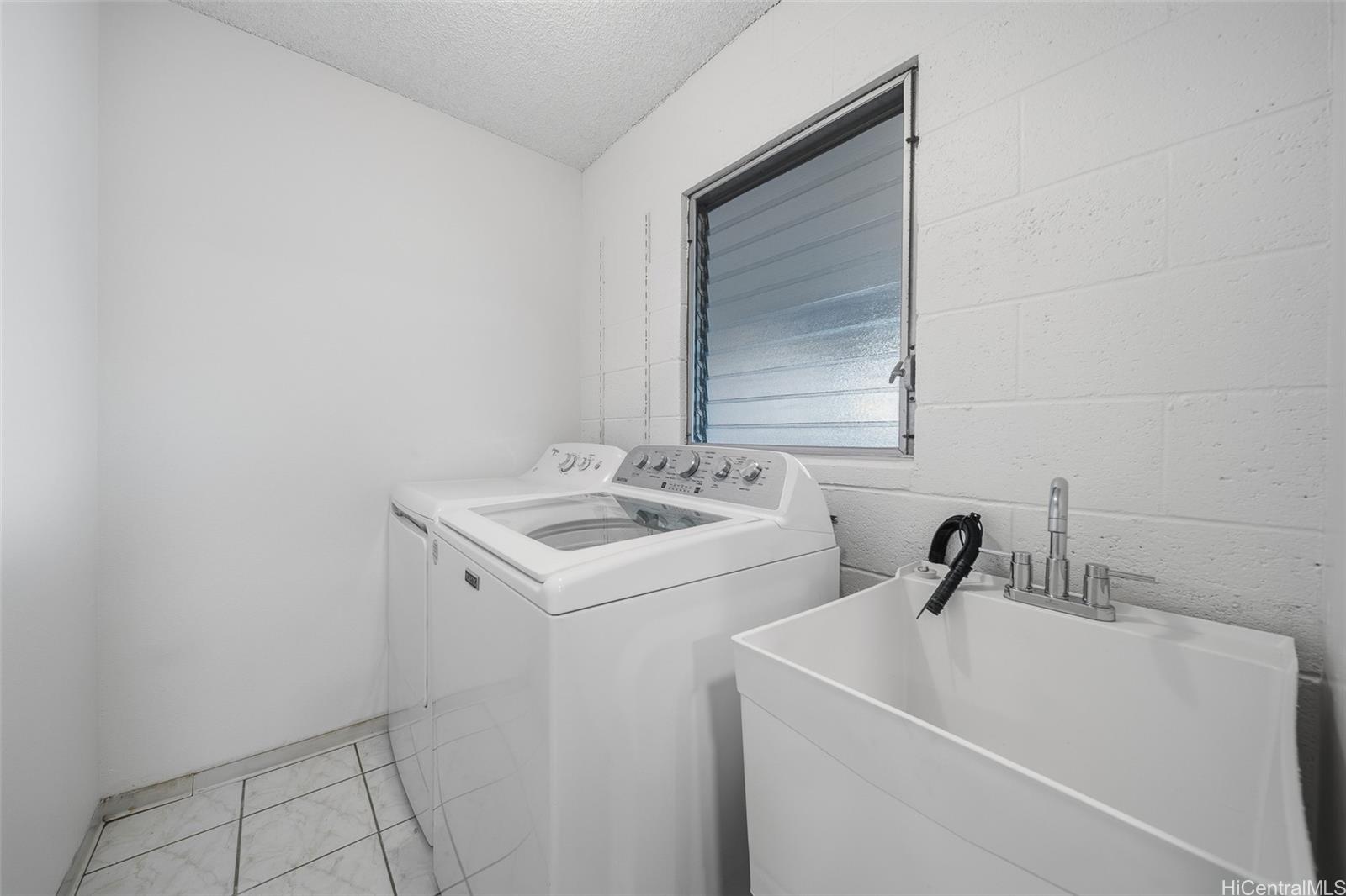 94-934  Hiapo Street Waipahu Estates, Waipahu home - photo 13 of 23