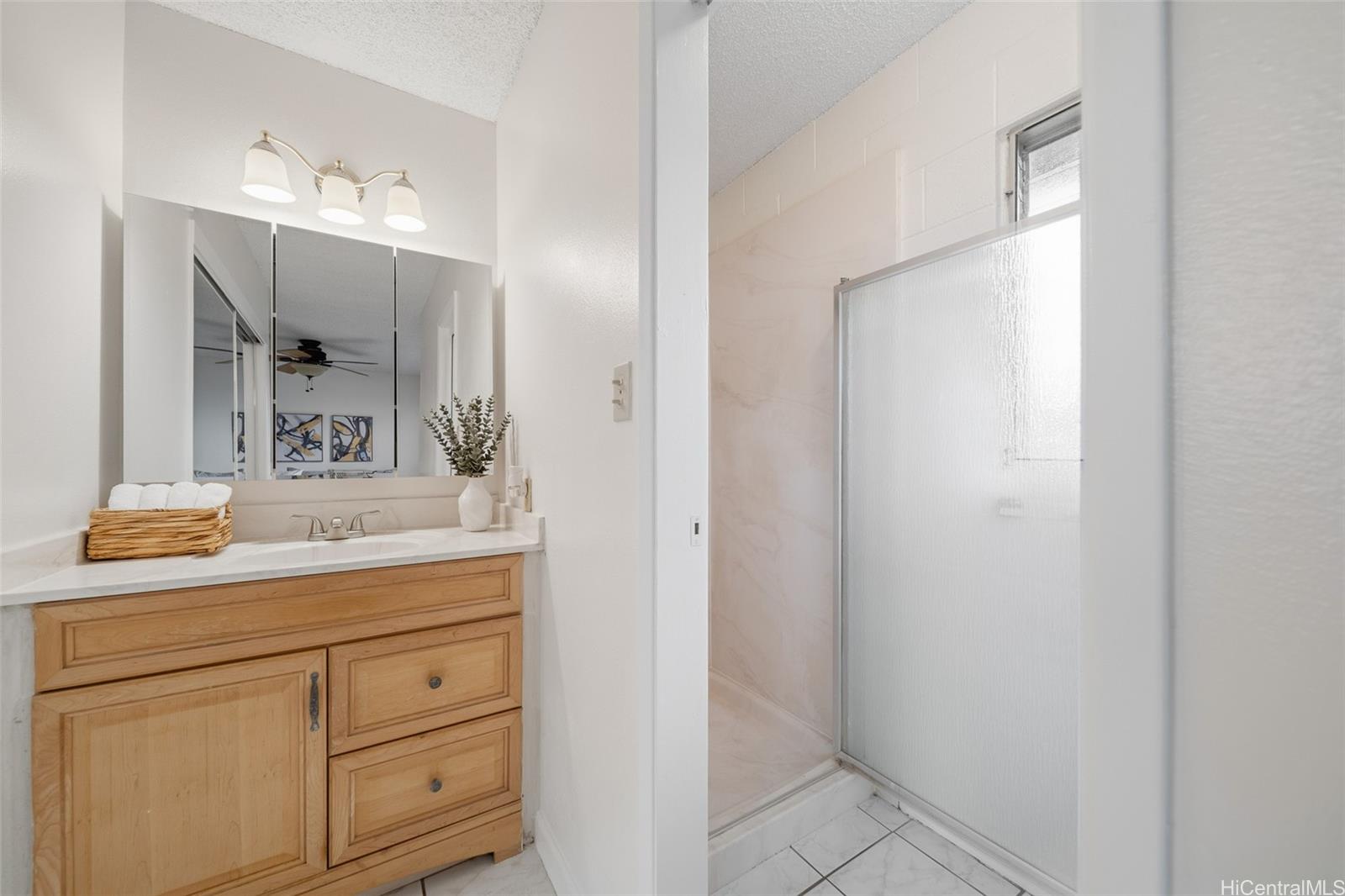 94-934  Hiapo Street Waipahu Estates, Waipahu home - photo 15 of 23