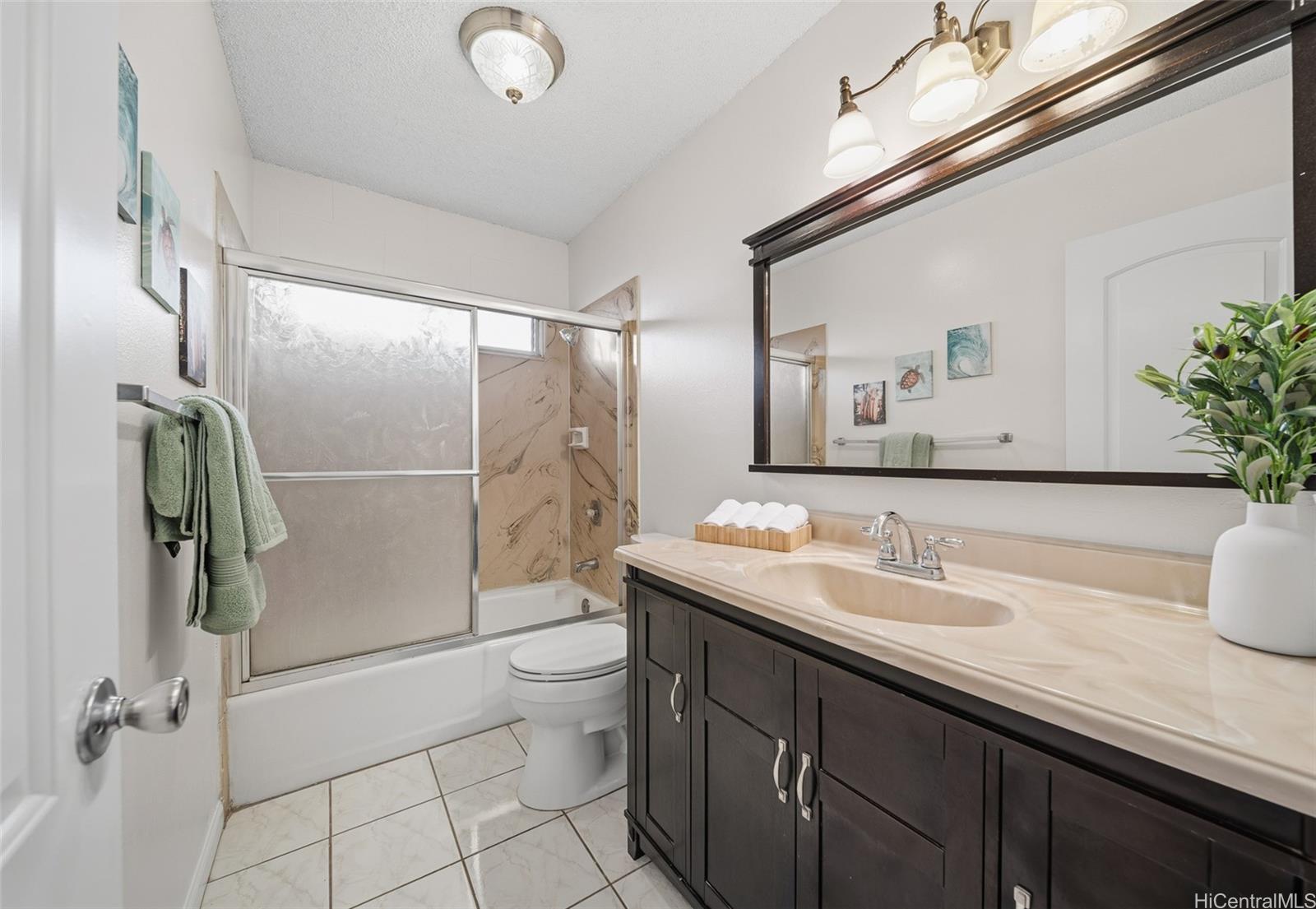 94-934  Hiapo Street Waipahu Estates, Waipahu home - photo 17 of 23