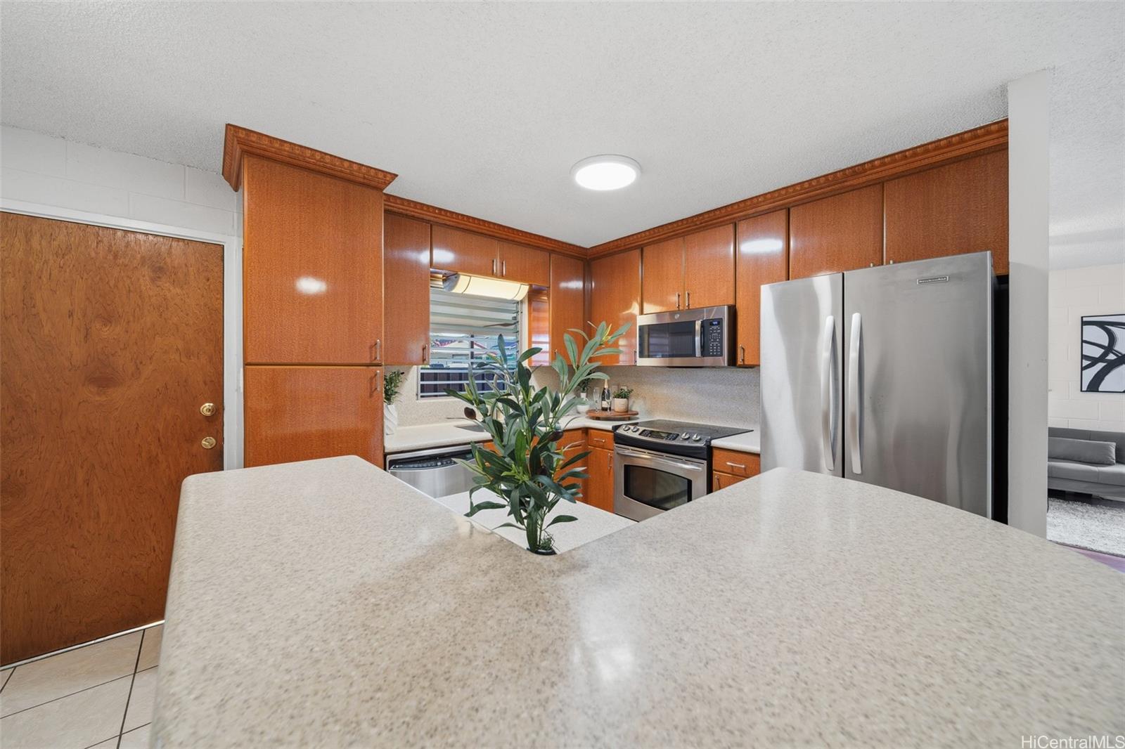 94-934  Hiapo Street Waipahu Estates, Waipahu home - photo 10 of 23