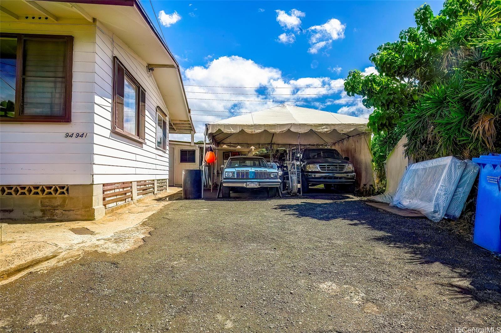 94-941  Awanei Street Waipahu-lower, Waipahu home - photo 2 of 25