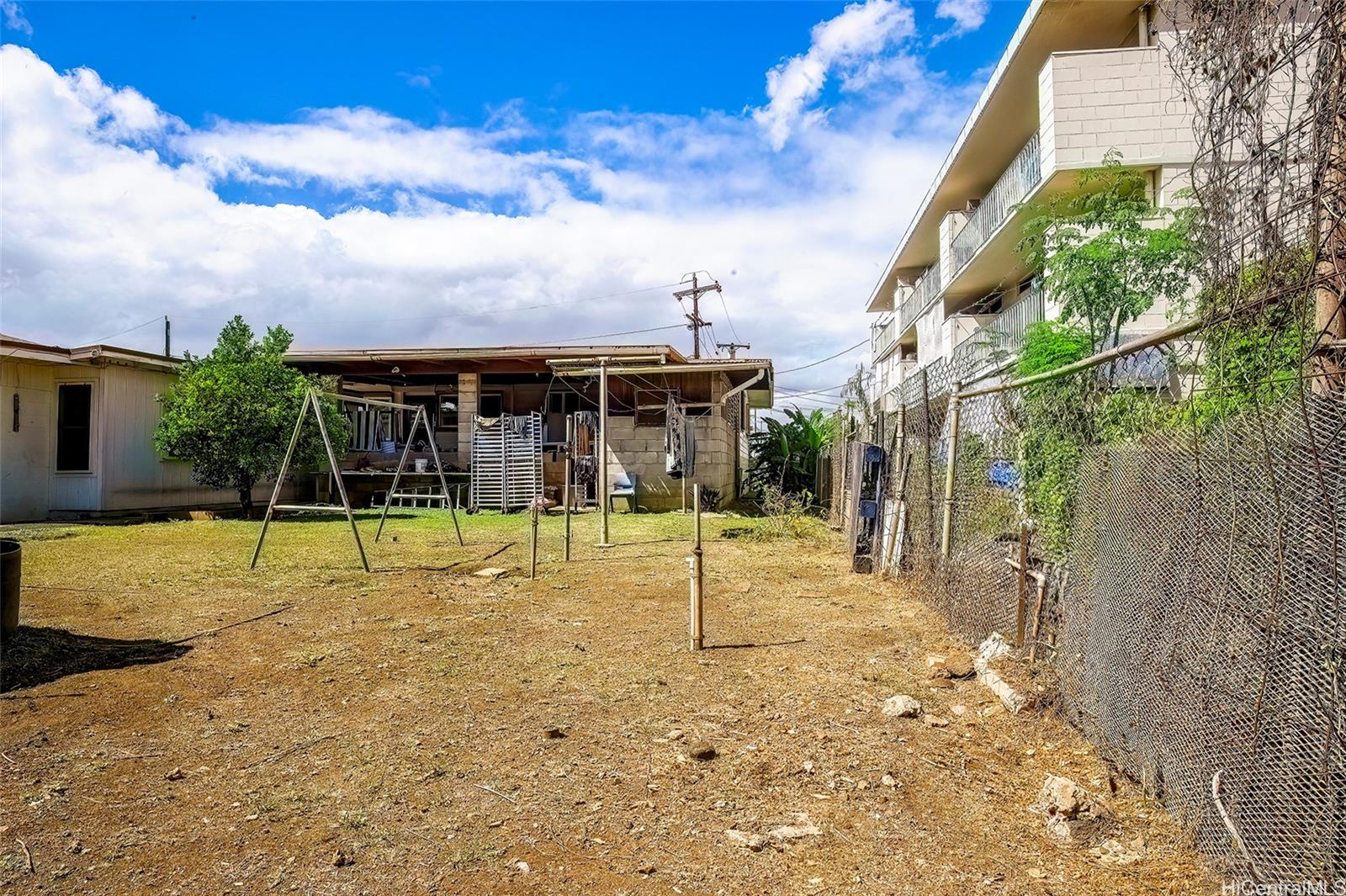 94-941  Awanei Street Waipahu-lower, Waipahu home - photo 20 of 25