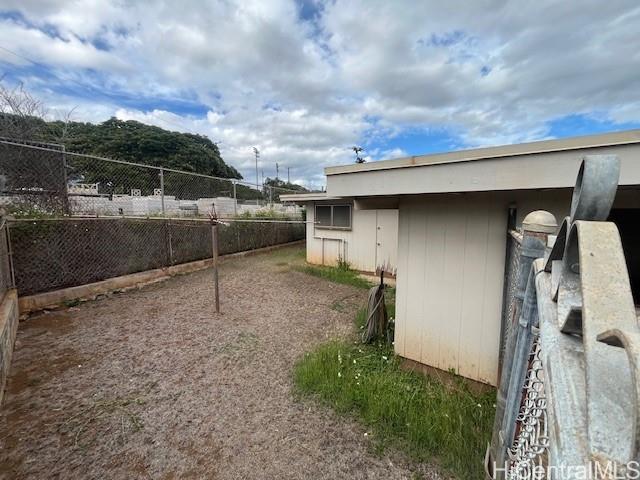 94-962  Kahuailani Street Waipahu-lower, Waipahu home - photo 11 of 12