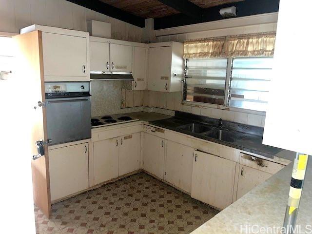 94-962  Kahuailani Street Waipahu-lower, Waipahu home - photo 4 of 12