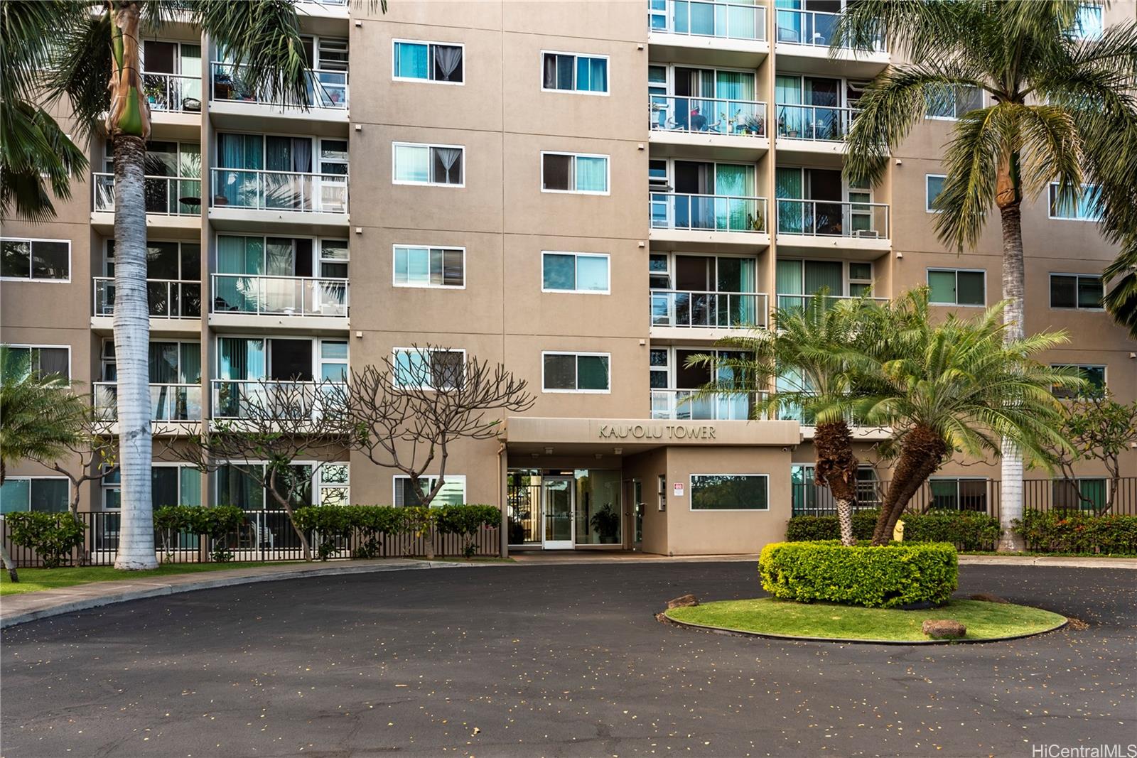 Plantation Town Apartments condo # 703, Waipahu, Hawaii - photo 2 of 18