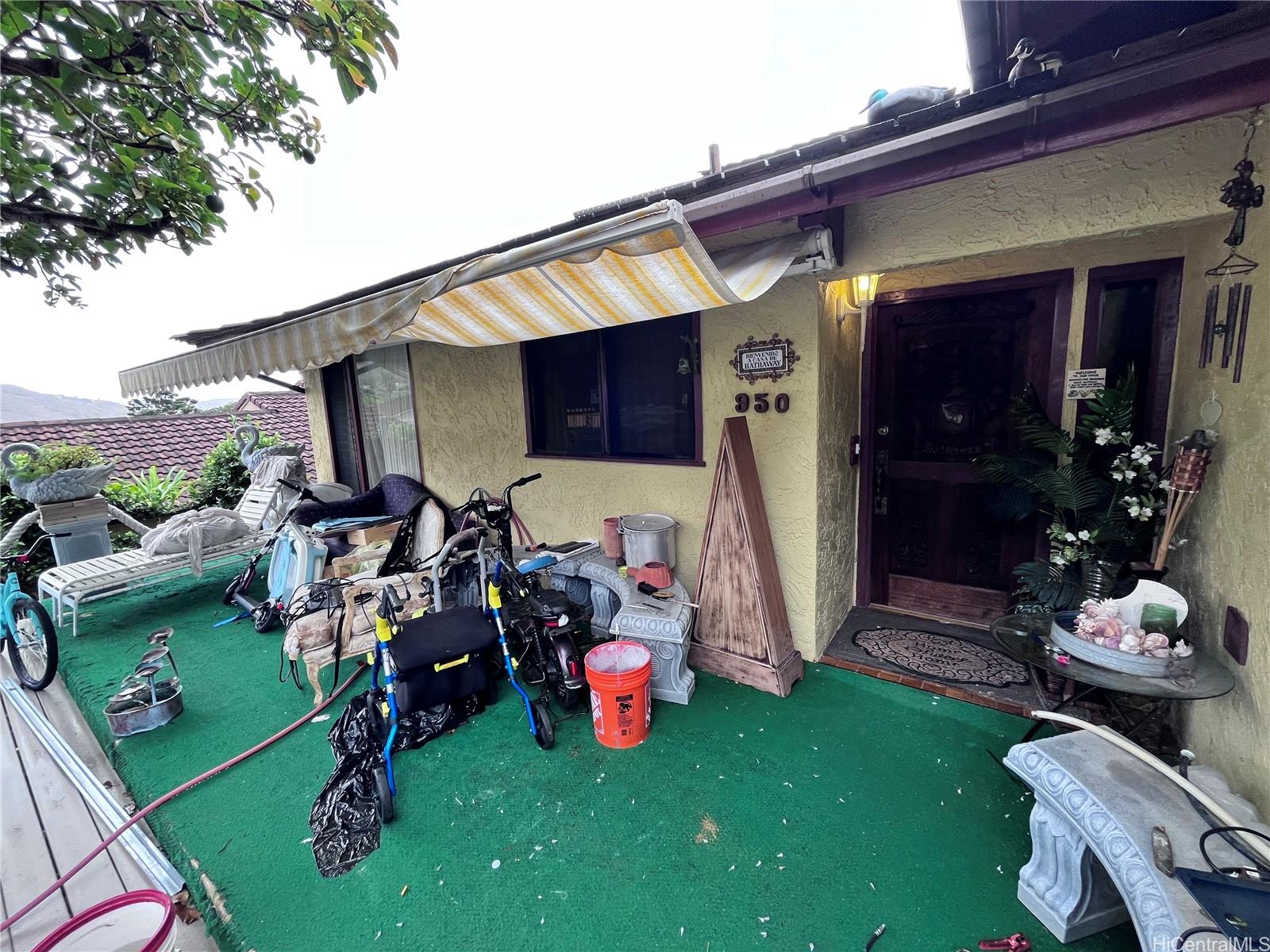 950  Hahaione Street Hahaione-upper, Hawaii Kai home - photo 2 of 14