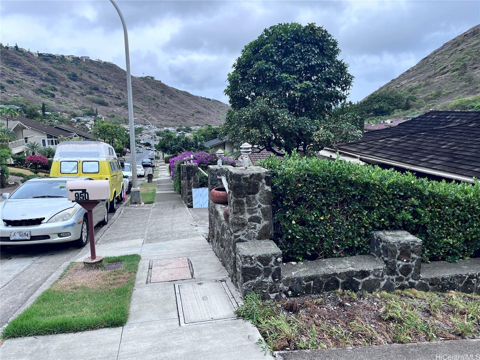 950  Hahaione Street Hahaione-upper, Hawaii Kai home - photo 11 of 14