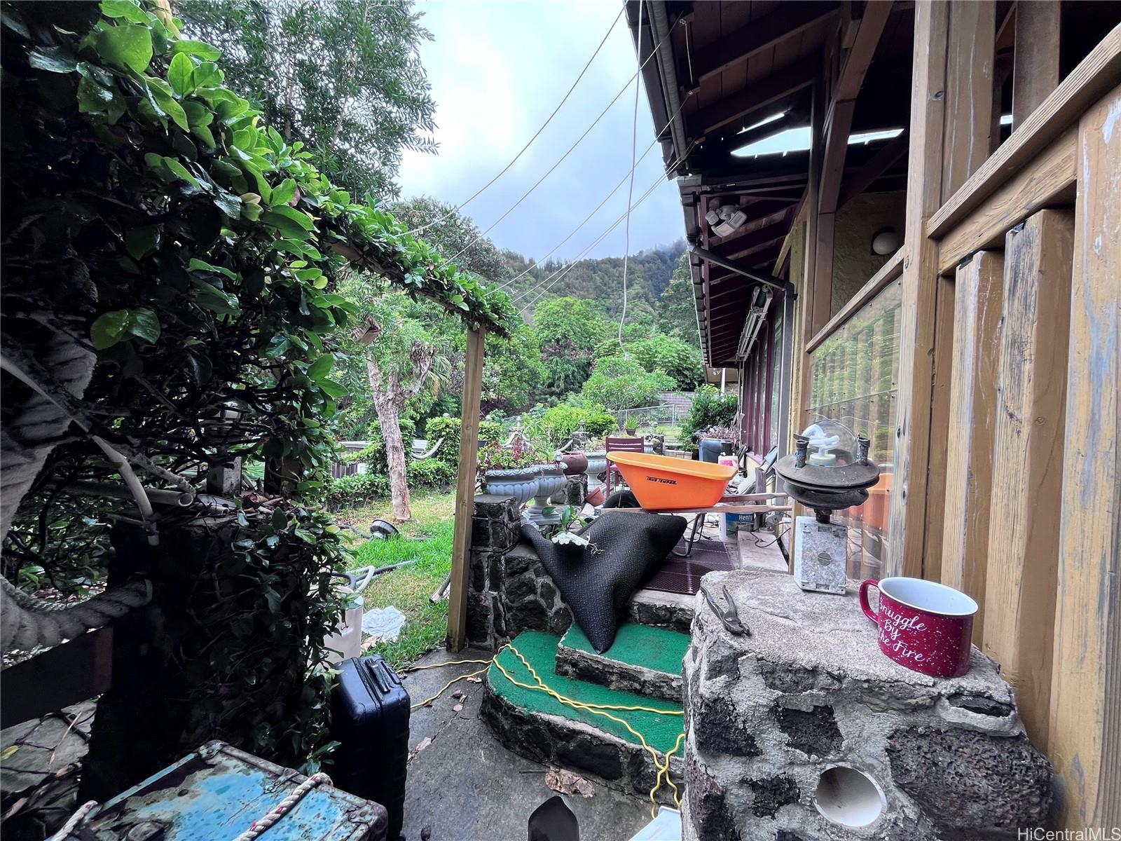 950  Hahaione Street Hahaione-upper, Hawaii Kai home - photo 7 of 14