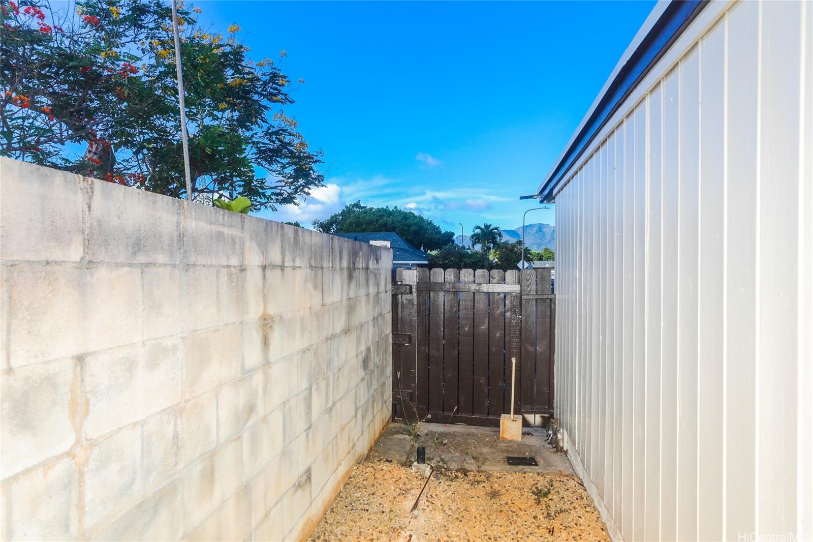 95-0 Makulu Pl Honolulu - Rental - photo 23 of 25