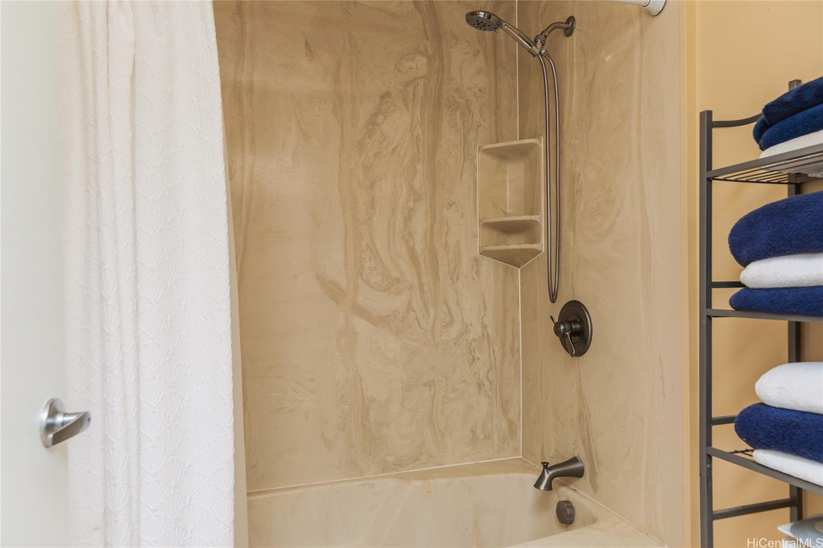 Mililani Town townhouse # 223, Mililani, Hawaii - photo 19 of 25