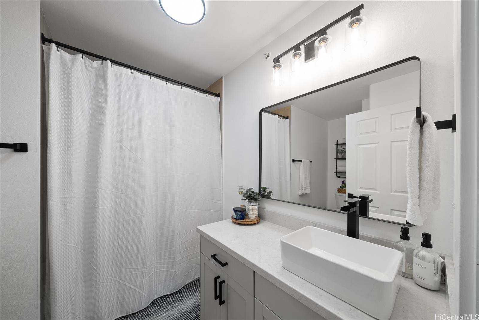 Sixty Parkside condo # D202, Mililani, Hawaii - photo 15 of 22