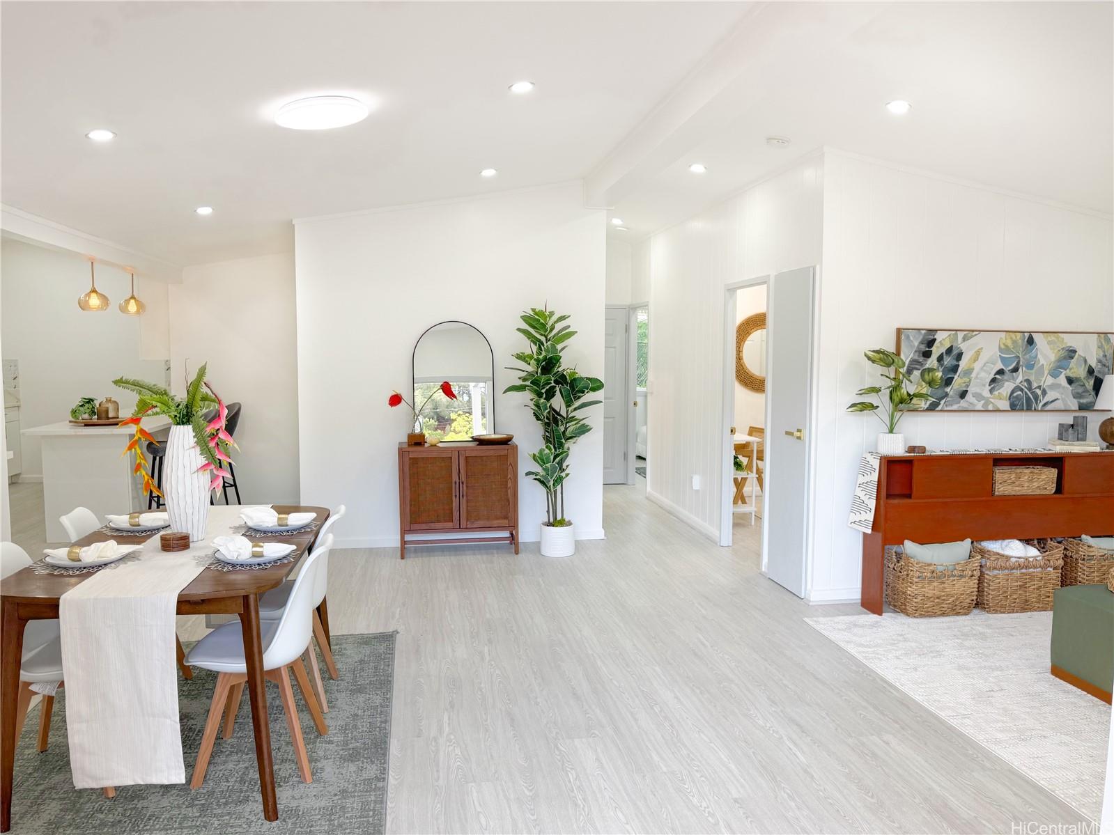 95-092  Waipuka Street Waipio Acres/waikalani Woodlands, Central home - photo 2 of 17