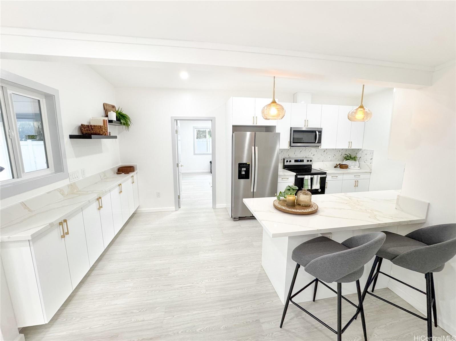 95-092  Waipuka Street Waipio Acres/waikalani Woodlands, Central home - photo 7 of 17